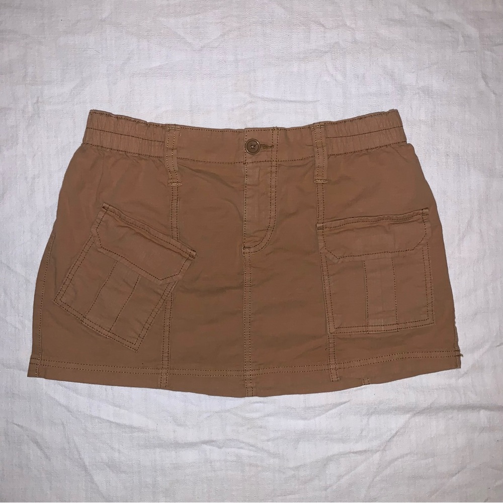Low rise BDG- Urban Outfitters cargo skirt